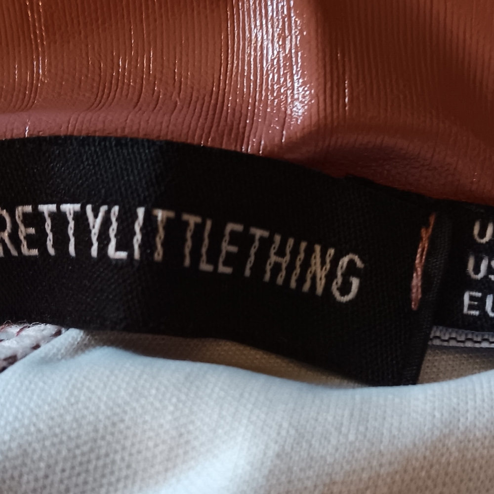 PrettyLittleThing Pink Shiny Leggings - Picture 6 of 7